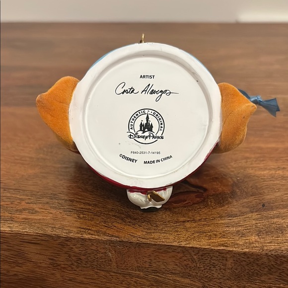 Lady and the Tramp Ornament - Picture 3 of 3